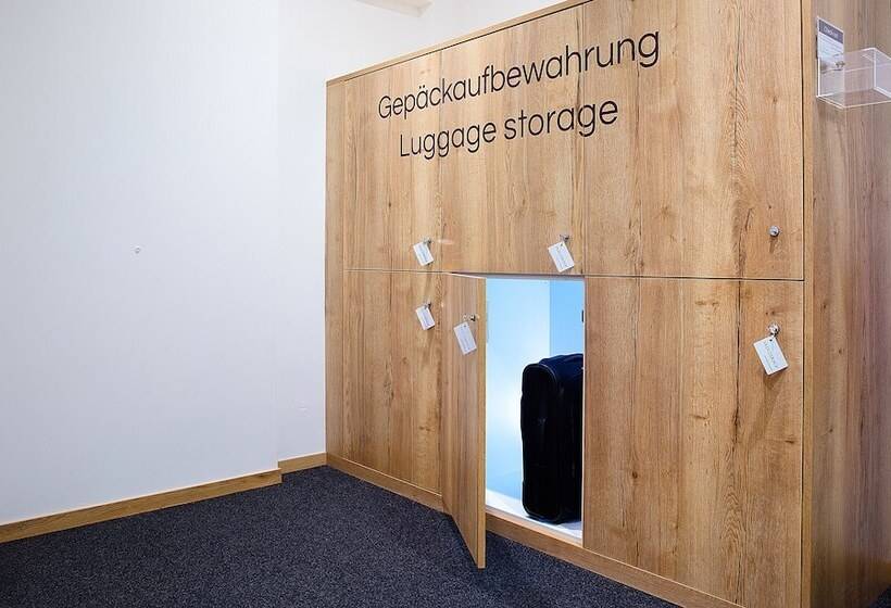 Отель Vaduzerhof By B Smart