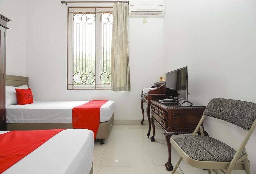 Пансион Reddoorz @ Permata Sari Karawaci