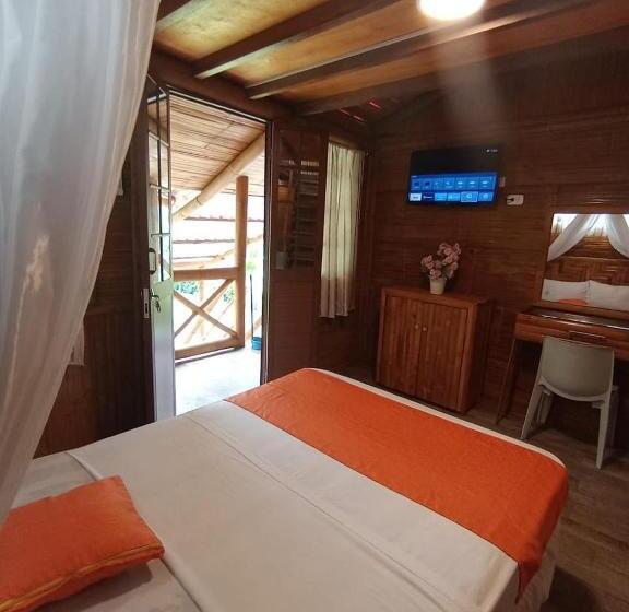 هتل Hosteria B Y B