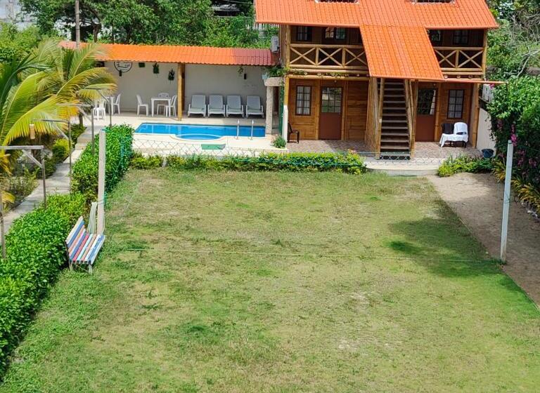 هتل Hosteria B Y B