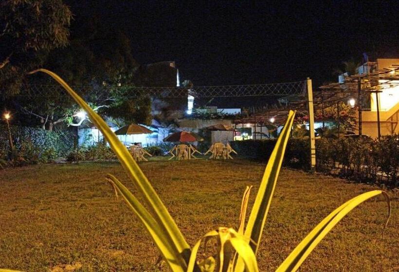 هتل Hosteria B Y B