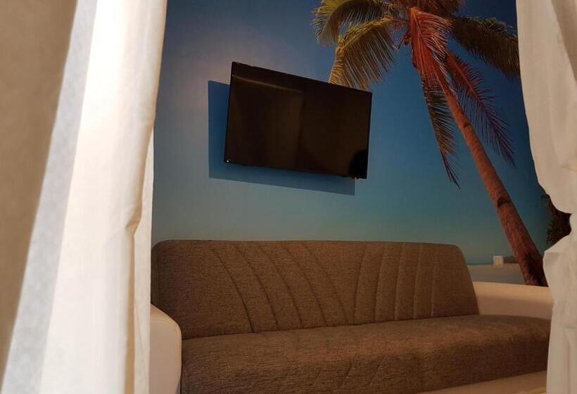 تختخواب و صبحانه Bed Rho Stazione