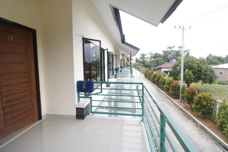 هتل Reddoorz Plus Near Kualanamu Airport