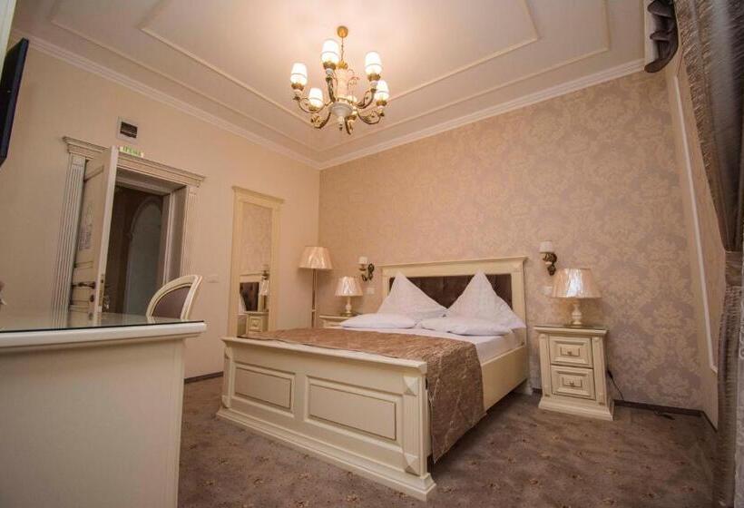 پانسیون Vila Turistica Tosca Regal