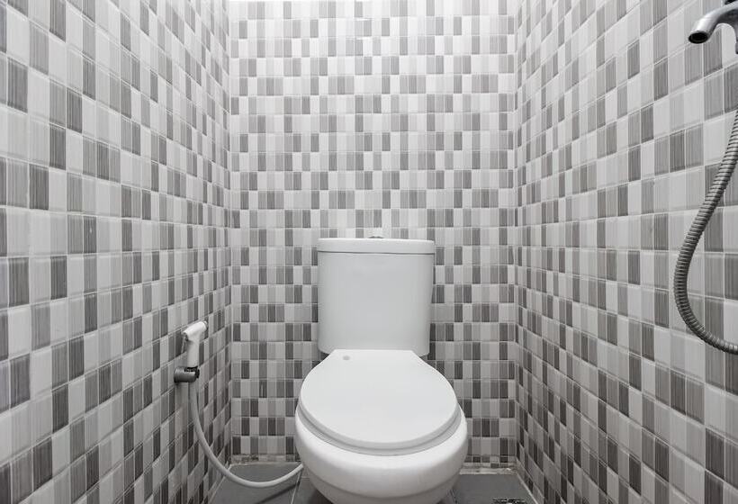 پانسیون Reddoorz Near Sam Ratulangi Airport Manado