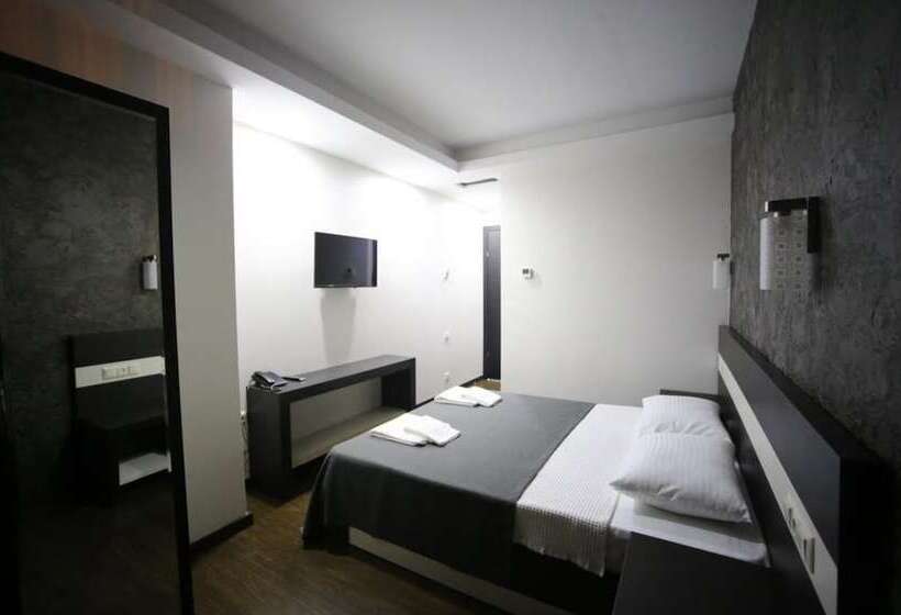 پانسیون West Tower