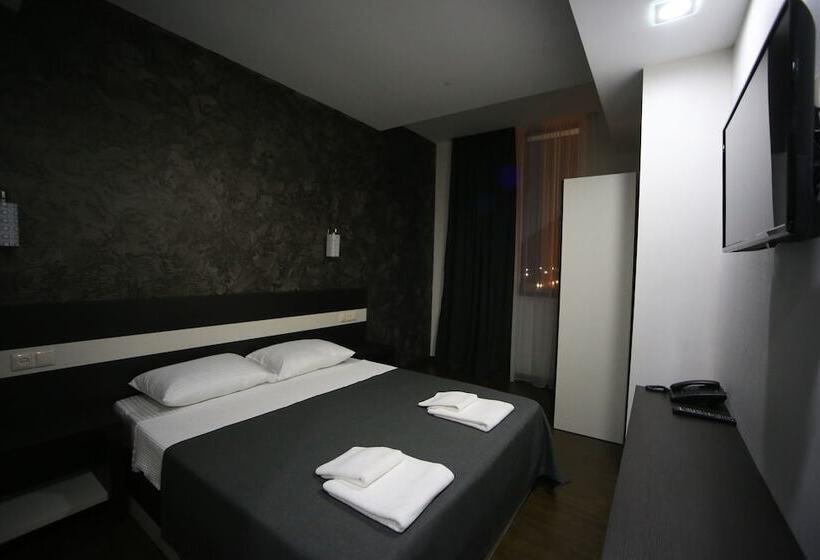 پانسیون West Tower