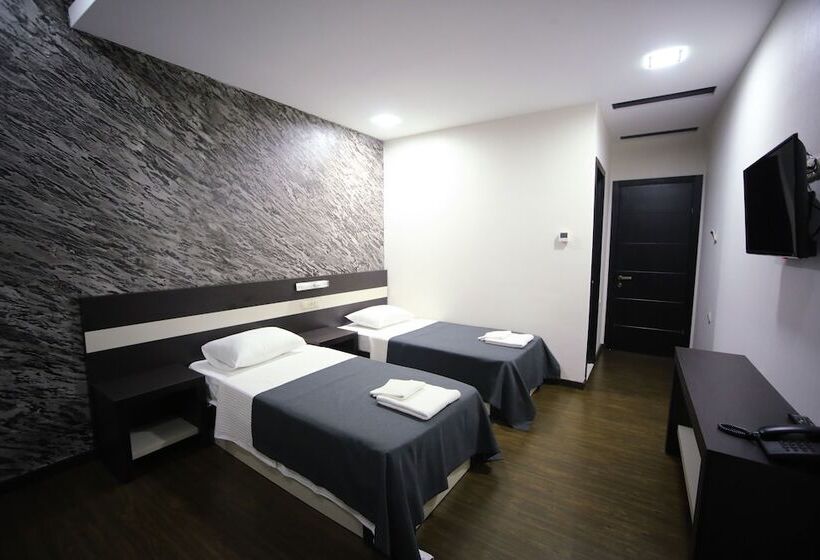 پانسیون West Tower