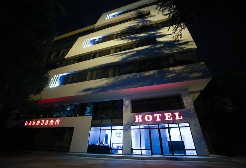 پانسیون West Tower