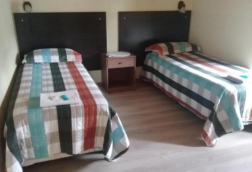 旅馆 Hostal Rio Ona
