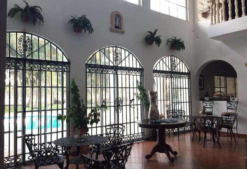 Baoba Breeze Bed & Breakfast  Beachfront Paradise