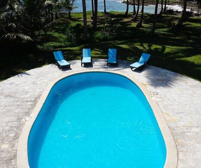 Baoba Breeze Bed & Breakfast  Beachfront Paradise