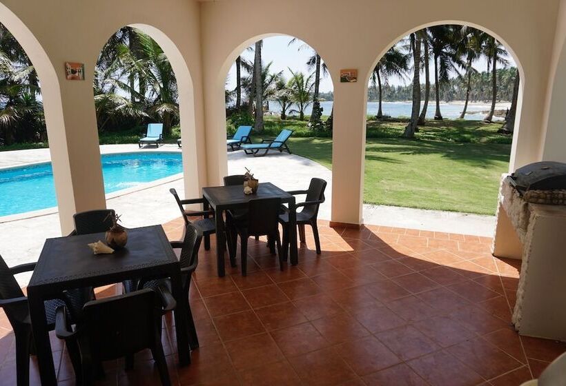 Baoba Breeze Bed & Breakfast  Beachfront Paradise