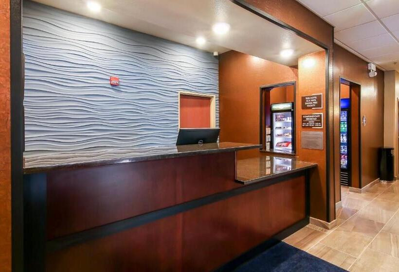 هتل Cobblestone Inn & Suites  Fairfield Bay