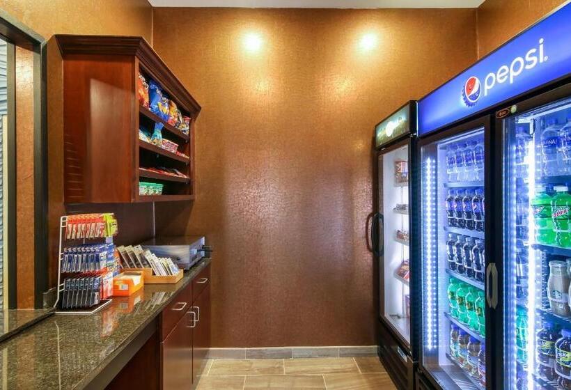 هتل Cobblestone Inn & Suites  Fairfield Bay