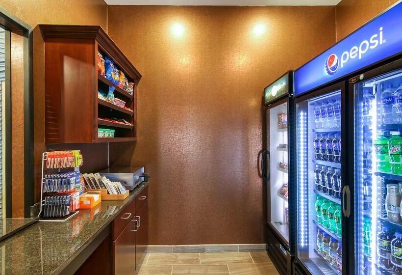 هتل Cobblestone Inn & Suites  Fairfield Bay