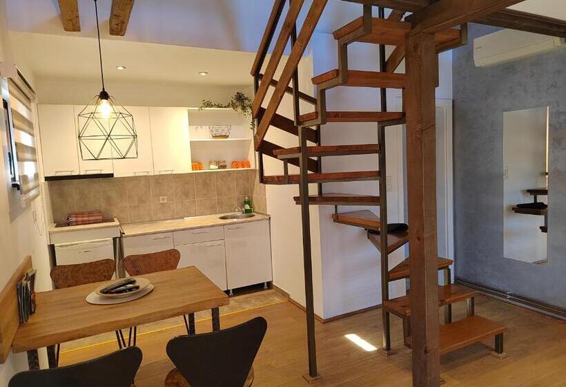 پانسیون Garden 022