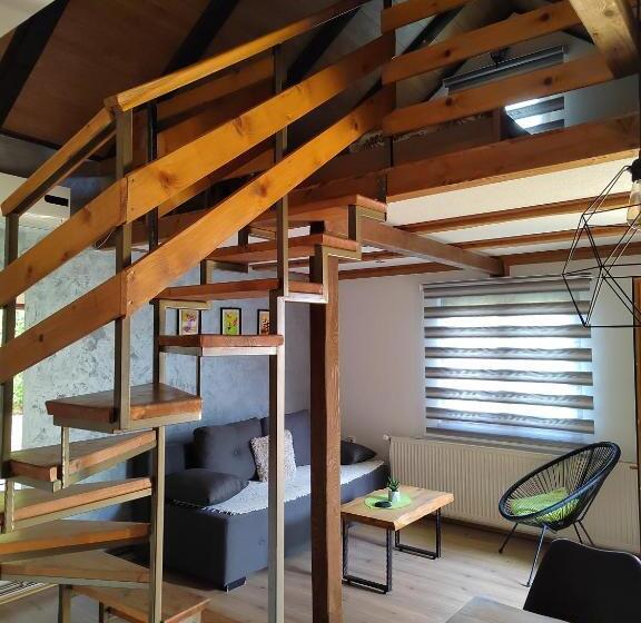 پانسیون Garden 022