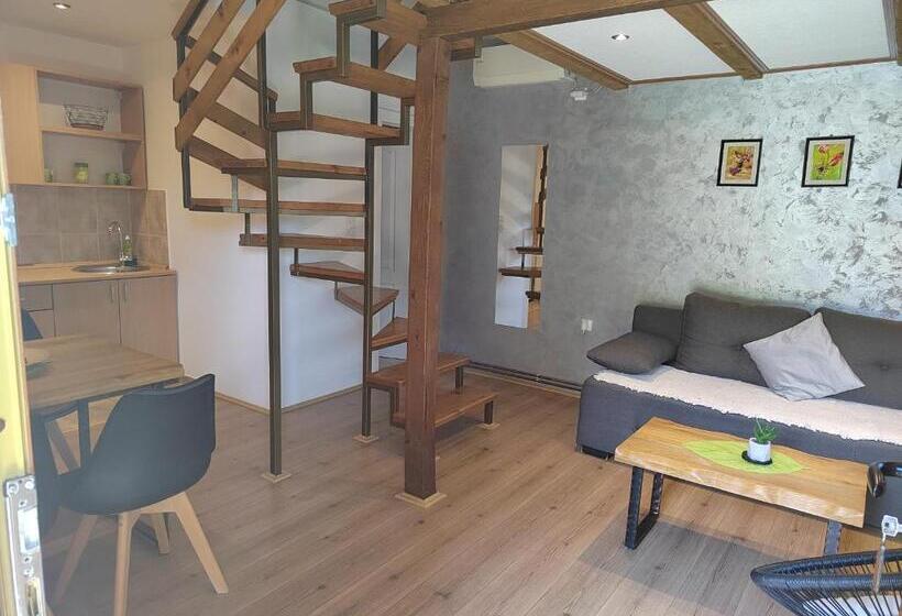 پانسیون Garden 022