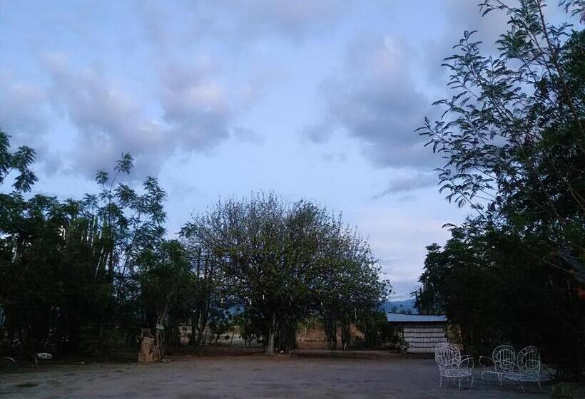 هتل Alojamiento Casa De Campo Los Cactus