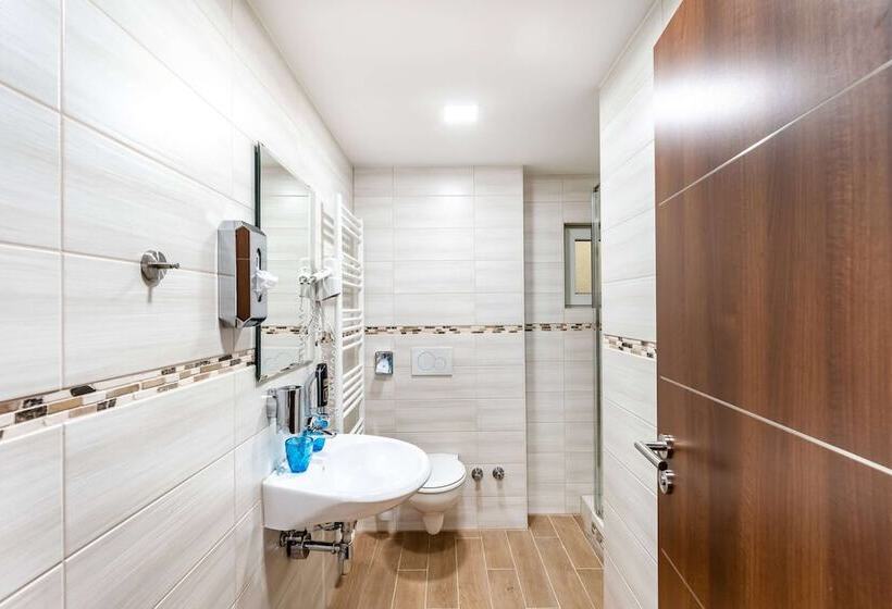 هتل Aspire Castillo Reutlingen, Trademark Collection By Wyndham