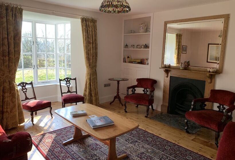 Pontyclerc Farm House Bed And Breakfast