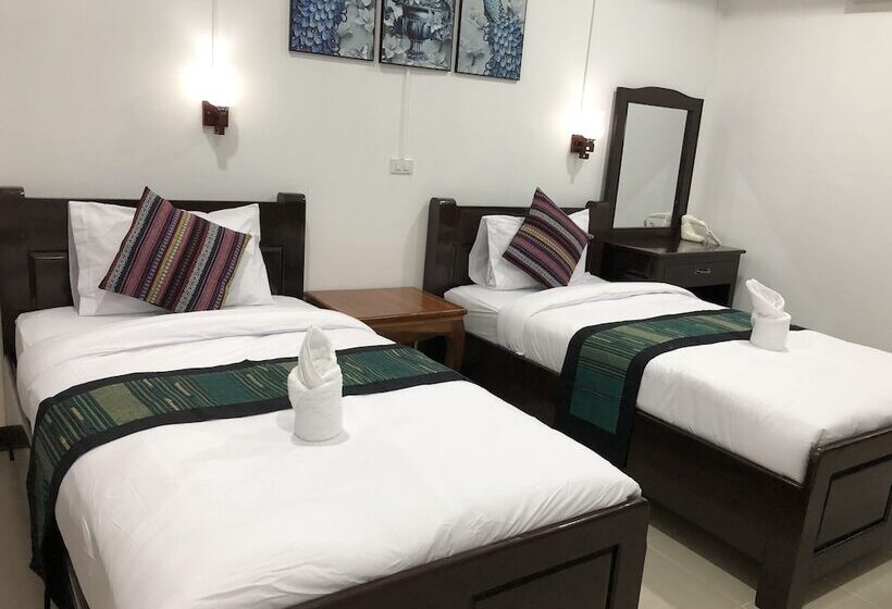 هتل Jasmine Vangvieng