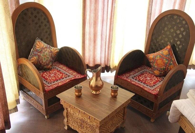 Пансион The Grand Chubi