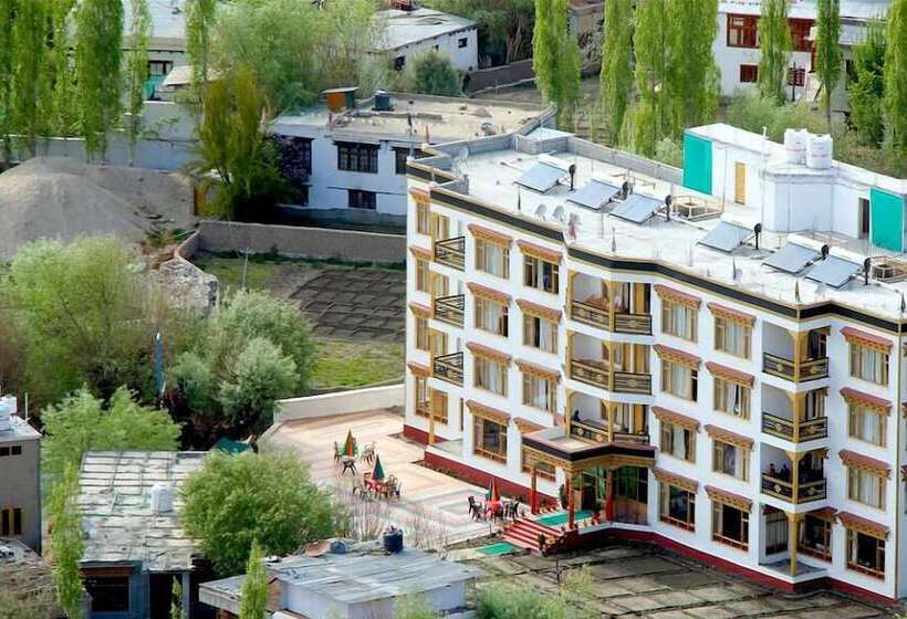 Пансион The Grand Chubi