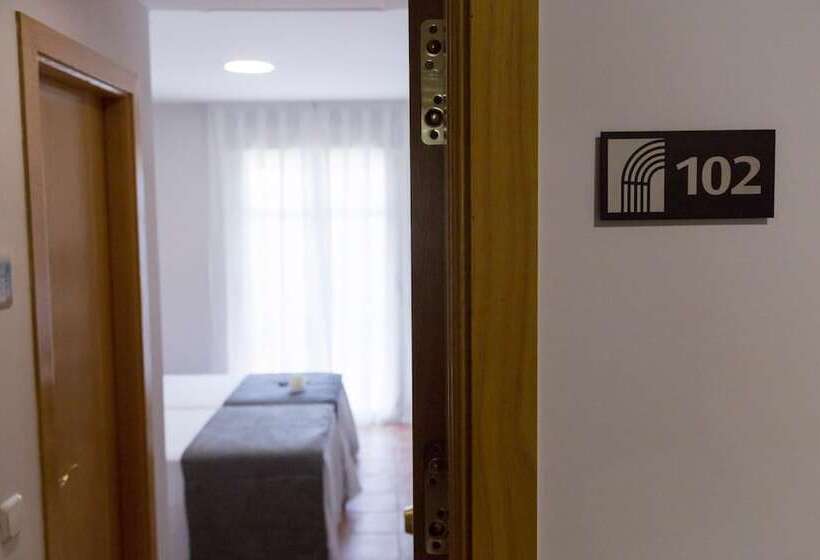 هاستل Hostal Pradaria Asador & Alojamiento