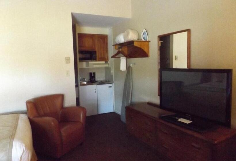 فندق صغير Windjammer Lodge