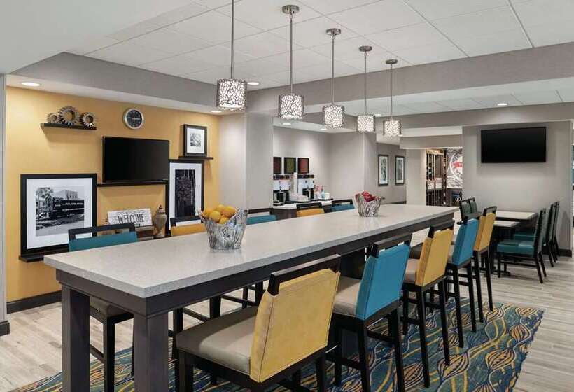 هتل Hampton Inn Champaign Southwest