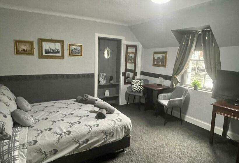 هتل Navaar House