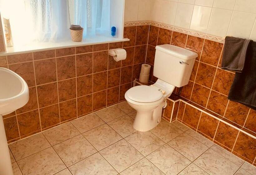 هتل Navaar House