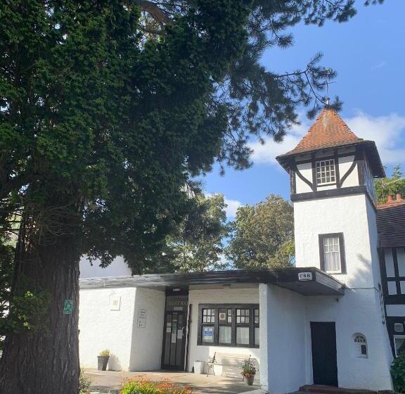 هتل Navaar House