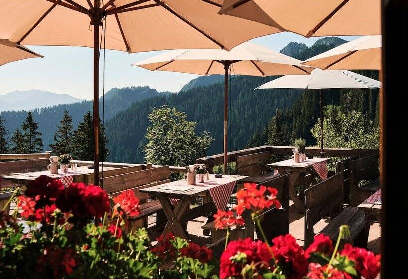 پانسیون Berghotel Altes Wallberghaus