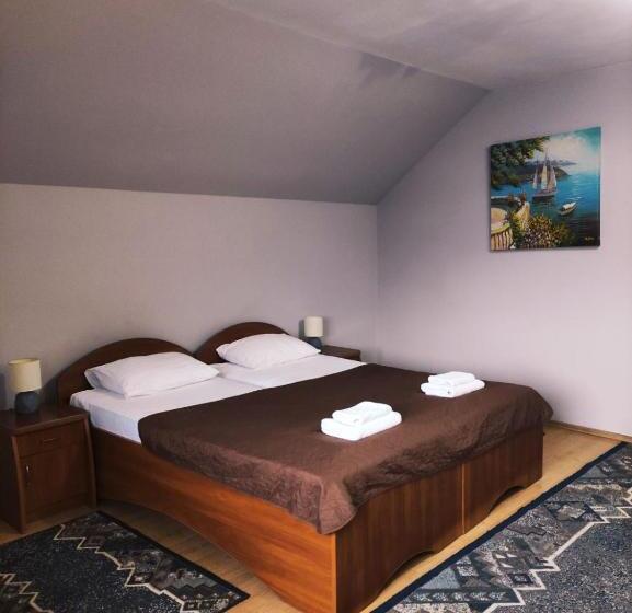 בית מלון כפרי Delfin