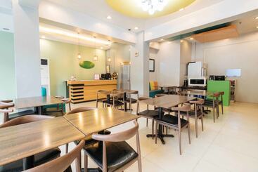 هتل Reddoorz Plus @ Tayuman Manila