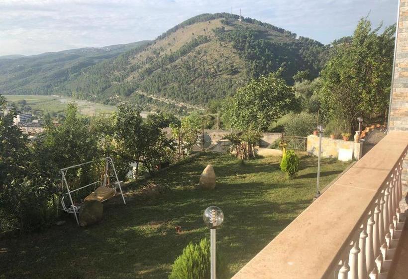 تختخواب و صبحانه Guest House Xhuljon