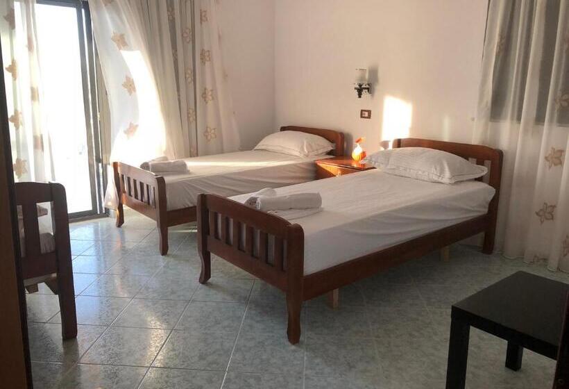 تختخواب و صبحانه Guest House Xhuljon