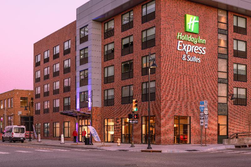 هتل Holiday Inn Express And Suites Tulsa Downtown  Arts District