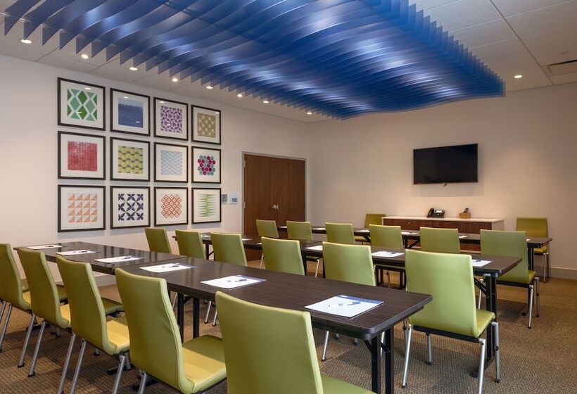 בית מלון כפרי Holiday Inn Express & Suites   Tulsa Downtown   Arts District, An Ihg