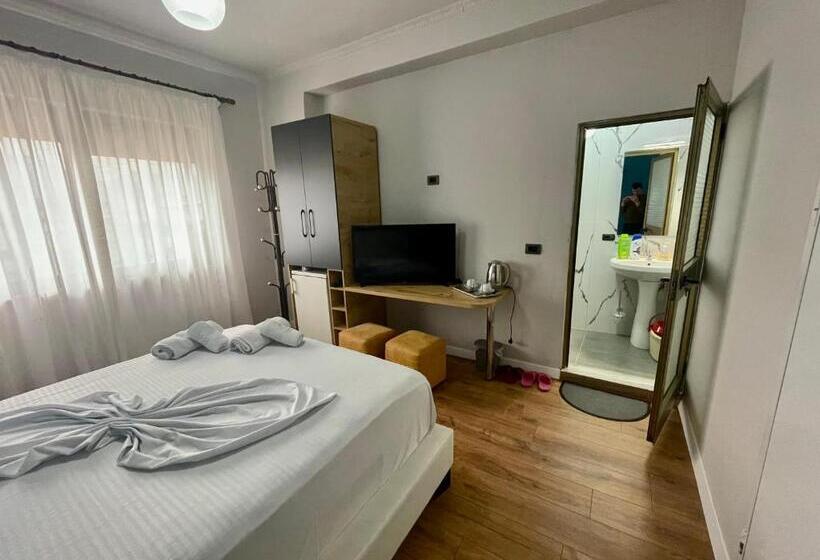 پانسیون Central Room Private Entry And Bathroom