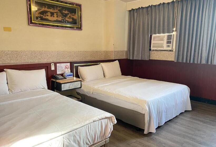 هاستل Huang Kai