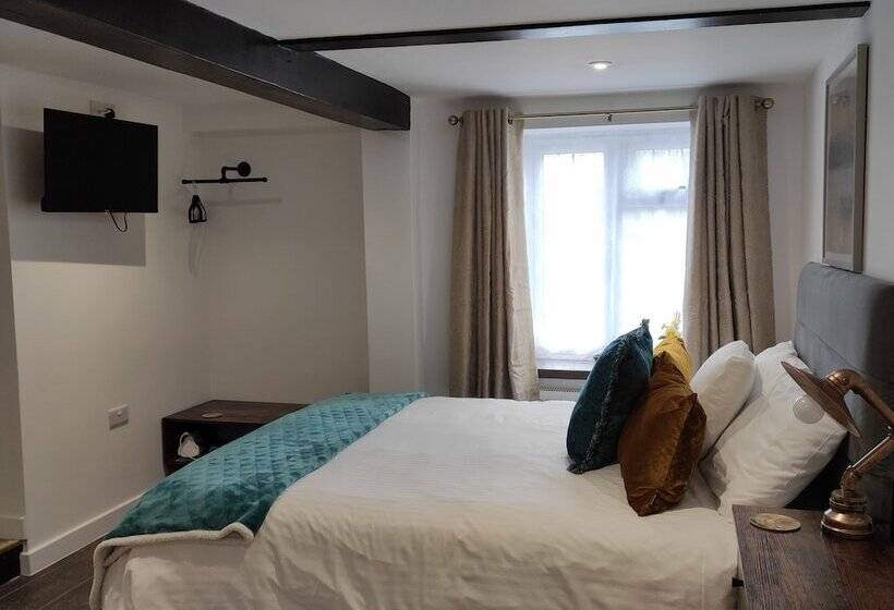 Общежитие Blackbird House, Apartments And Studios