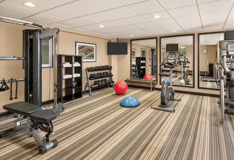 هتل Country Inn & Suites By Radisson, Ft. Atkinson, Wi