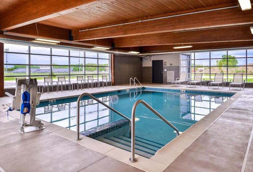 هتل Country Inn & Suites By Radisson, Ft. Atkinson, Wi