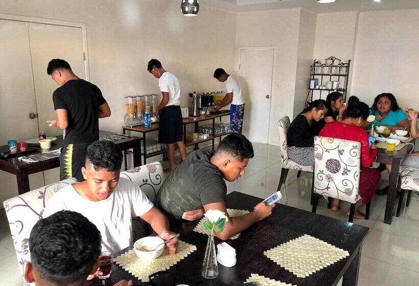 هتل The White House