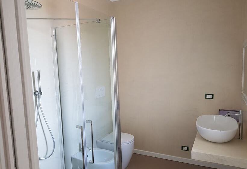 هتل Venus Suites