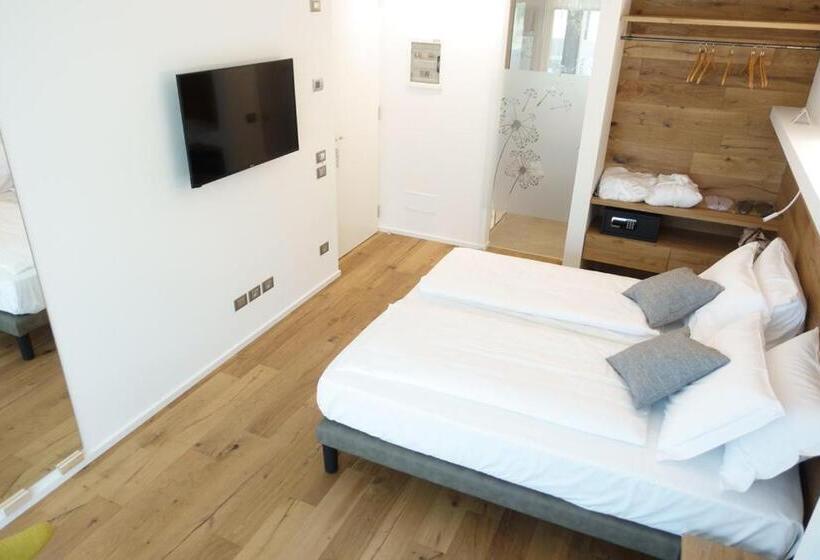 تختخواب و صبحانه Alea   Garda Lake Suite